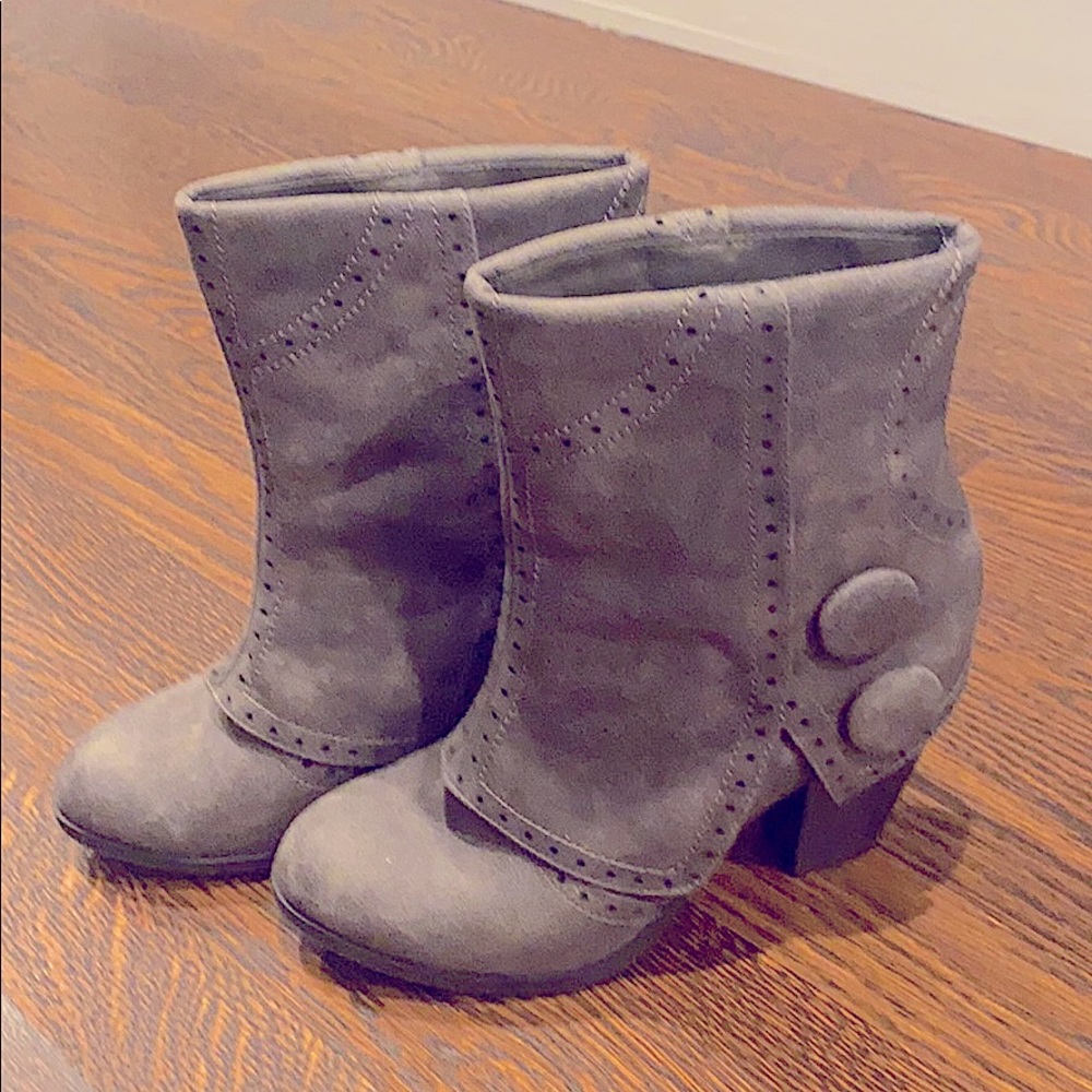 Not Rated gray boots